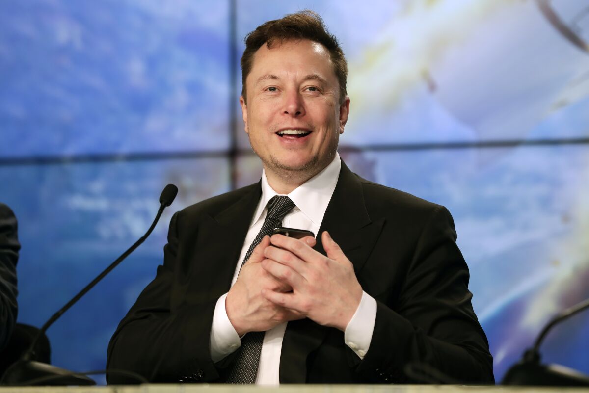 Elon Musk at a news conference in 2020. 