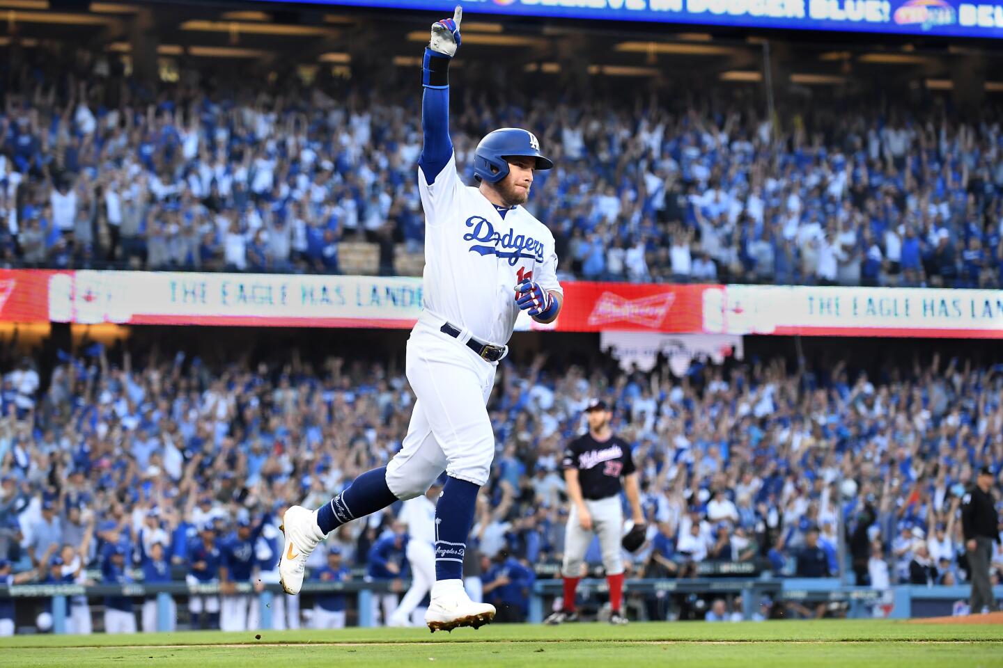 Max Muncy's game-tying HR (25), 07/24/2023