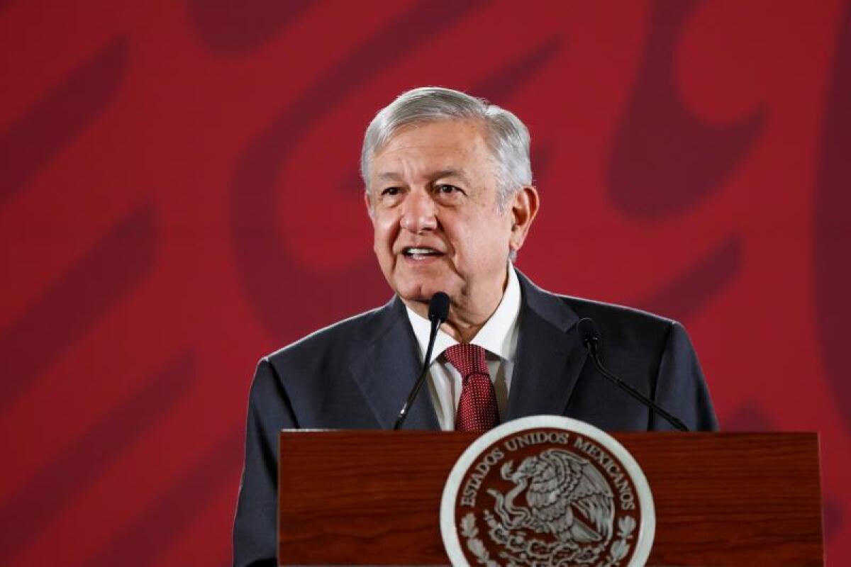 El presidente de México, Andrés Manuel López Obrador, durante su conferencia de prensa matutina en el Palacio Nacional, en Ciudad de México (México). EFE/José Méndez/Archivo