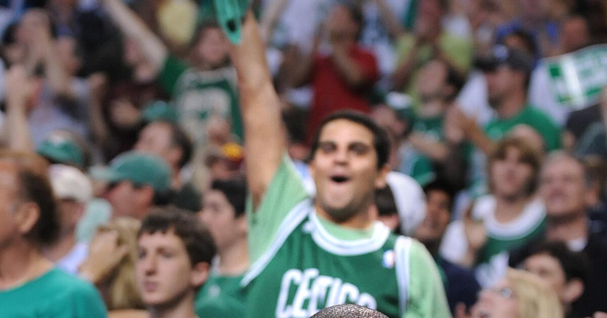 La amenaza del título de la NBA en Boston genera mezquindad entre los fanáticos de los Lakers y los Celtics