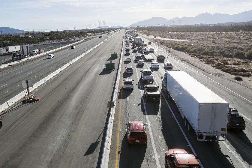 Hesperia, CA, Sunday, November 27 2022 - Heavy traffic along I-15 South as people return from a holiday weekend in Las Vegas. (Robert Gauthier/Los Angeles Times)