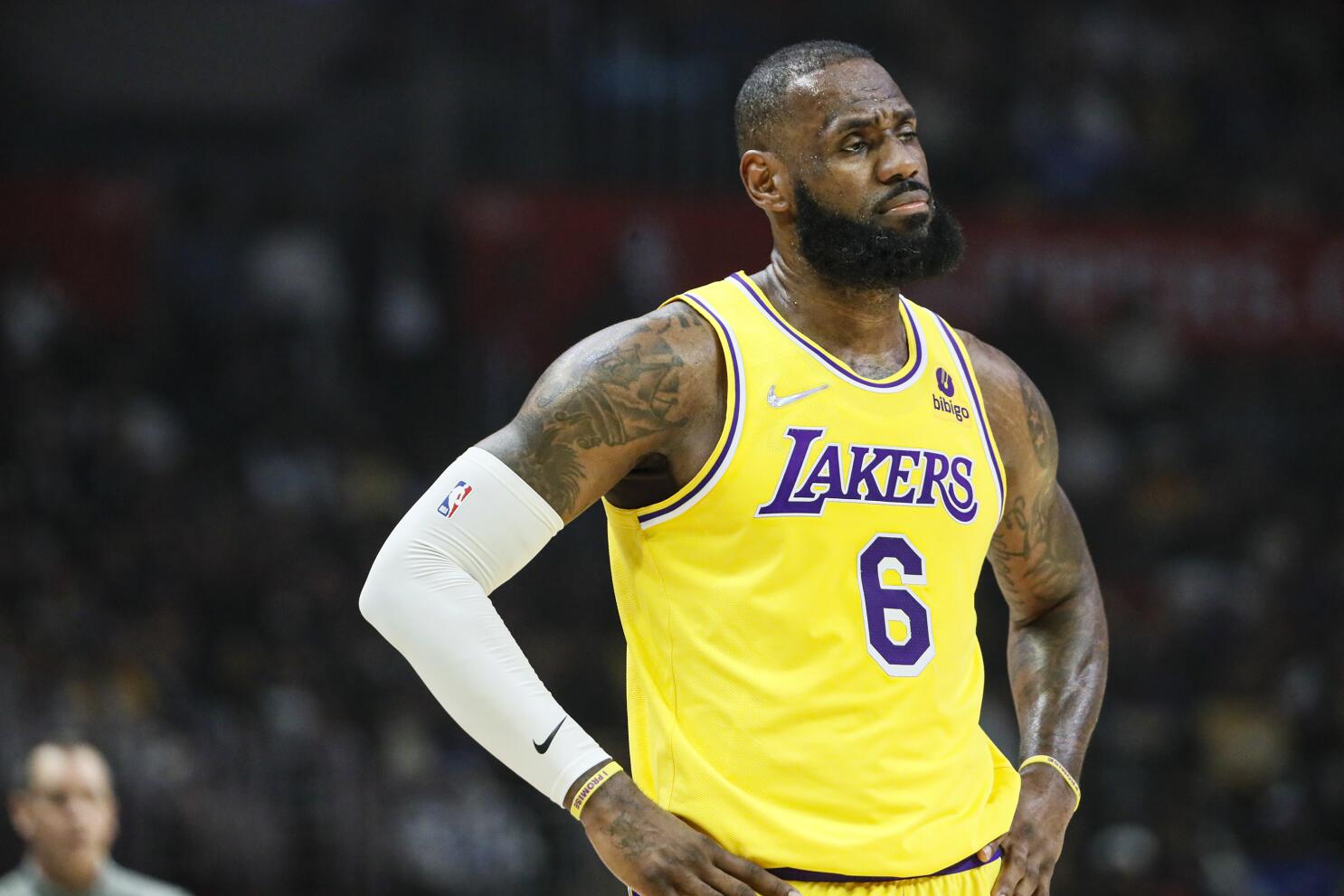 Listless Lakers staring down elimination after blowout loss to