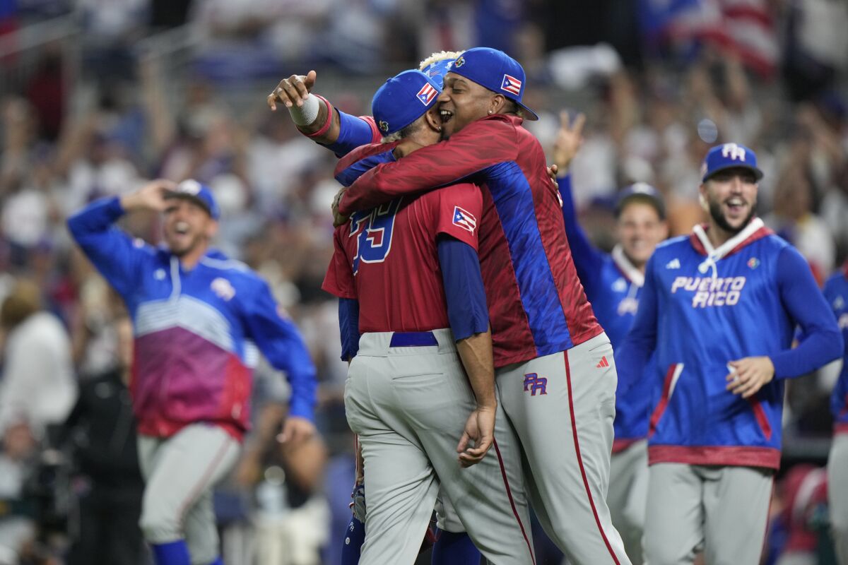 Edwin Diaz injury: Mets closer hurts knee after Puerto Rico's WBC win