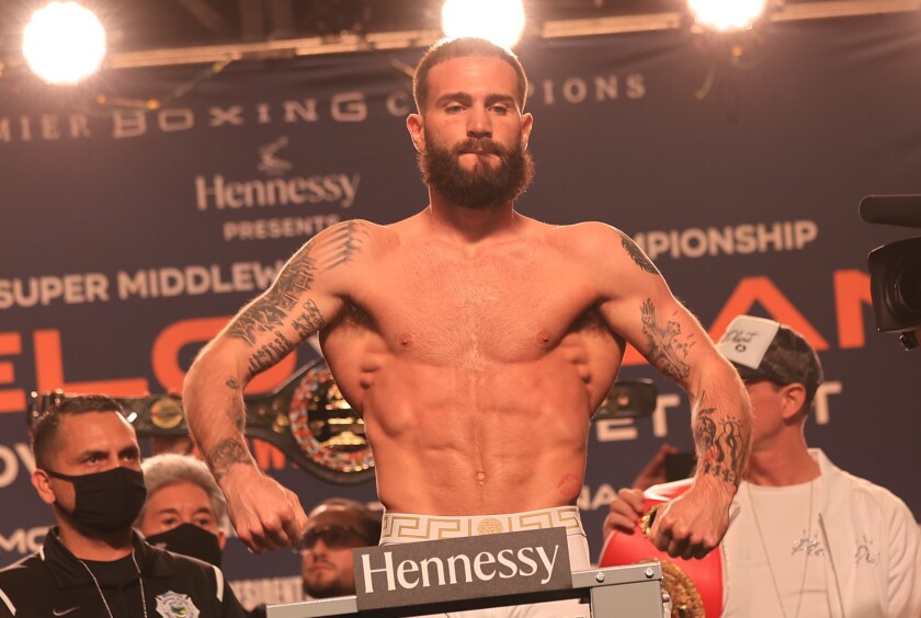 Caleb Plant buscará arrebatarle los tres cinturones en propiedad de Canelo Álvarez.