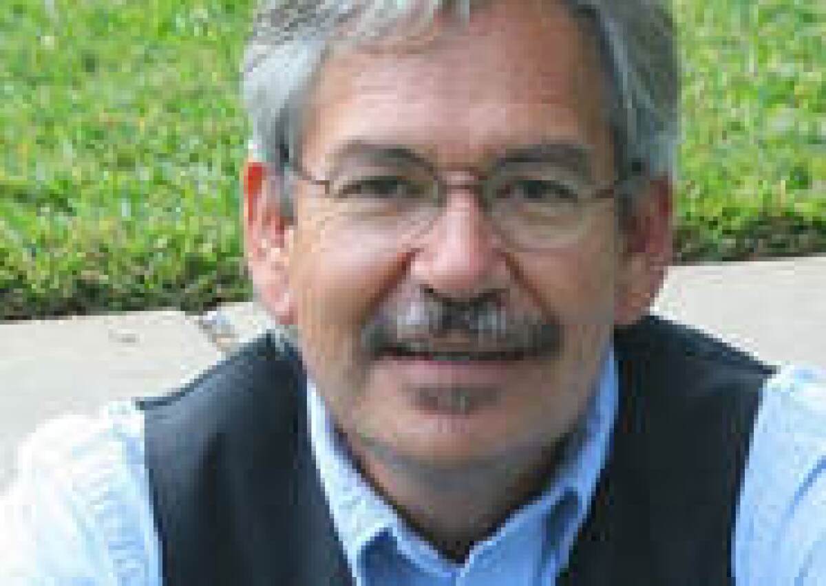 Author Benjamin Alire Sáenz