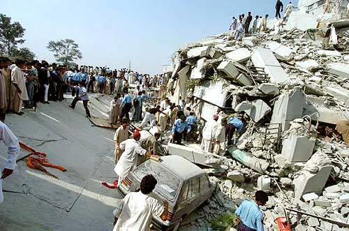 Pakistani rescue workers and volunteers