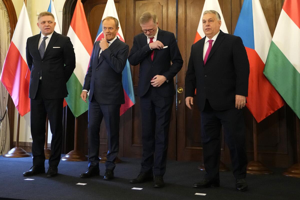 Líderes de República Checa y Polonia se muestran unidos en apoyo a Ucrania contra Rusia