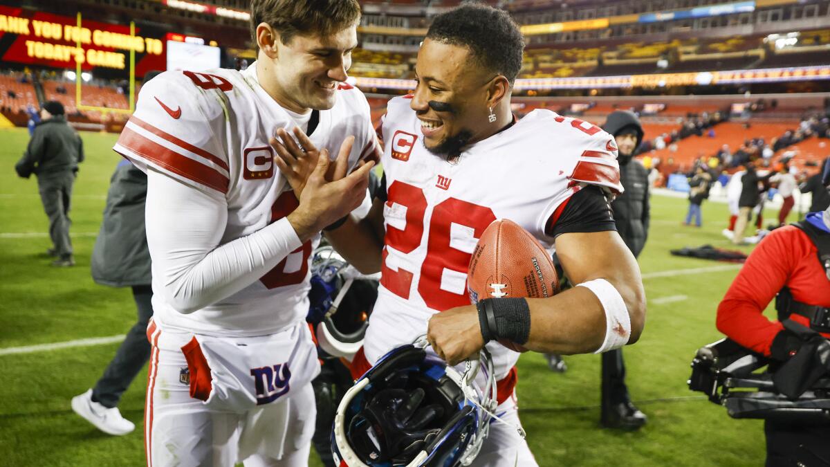 Giants' playoff hopes are brighter after win over Commanders - The