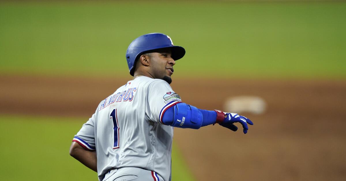 Elvis Andrus, Rangers steal win from Padres 
