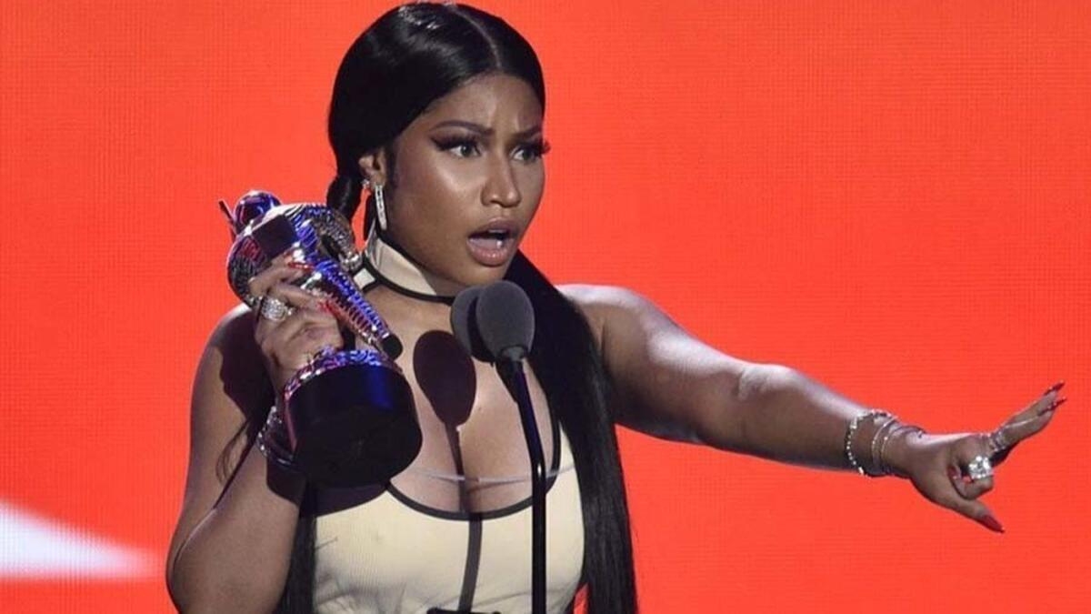 Nicki Minaj acepta el premio 2018 al mejor video de hip-hop en los MTV Video Music Awards.