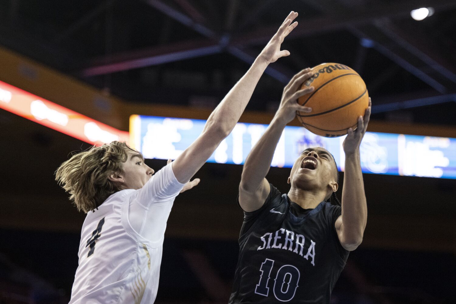 Dusty Stromer leads way as Notre Dame turns back Sierra Canyon