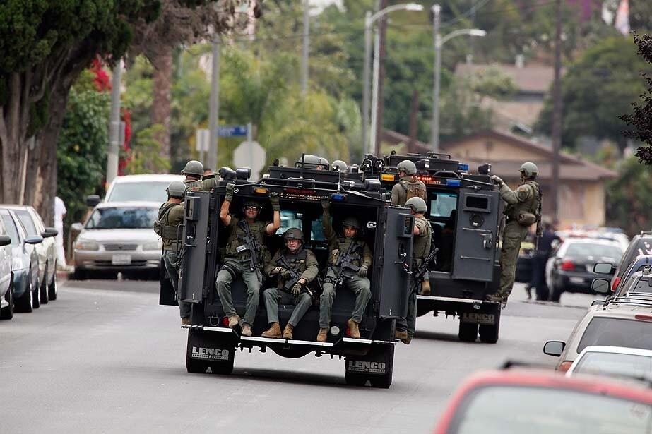 Gunman fires at LAPD detectives