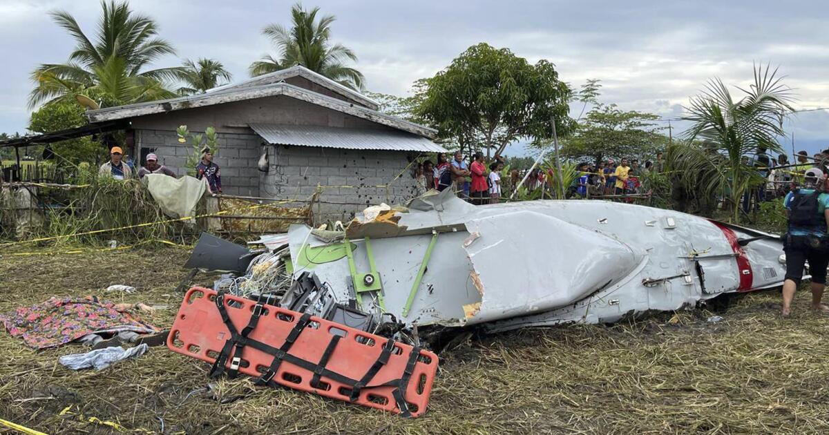 Four plane crashes in the US Marine Corps killed in the Philippines Four plane crashes in the US Marine Corps killed in the Philippines