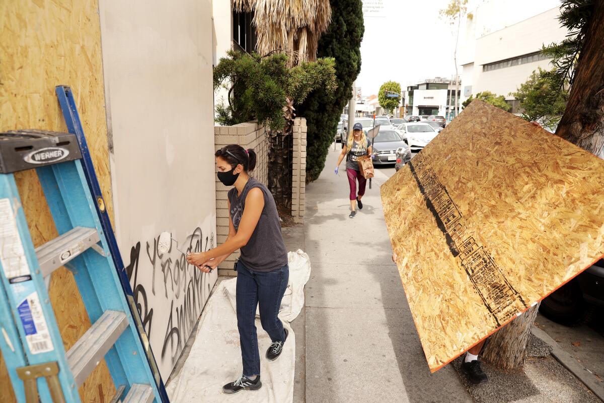 Melrose, one of L.A.'s hippest streets, hit hard by looters - Los ...