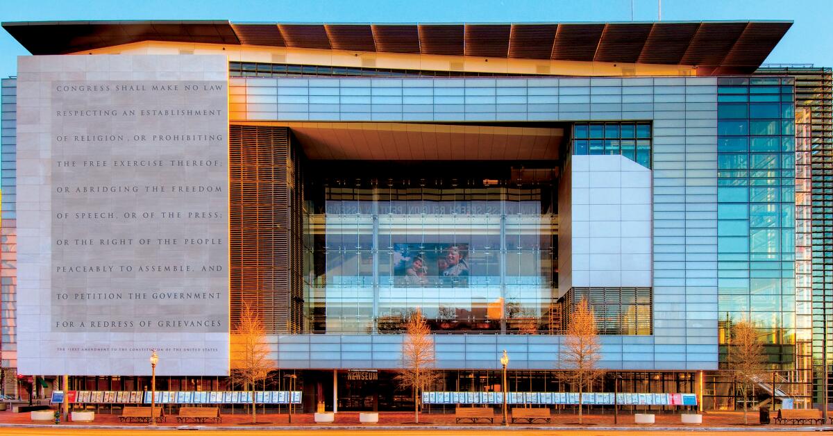 Both too big and too small: The Newseum facade on Washington's Pennsylvania Avenue, featuring a six-story 1st Amendment.