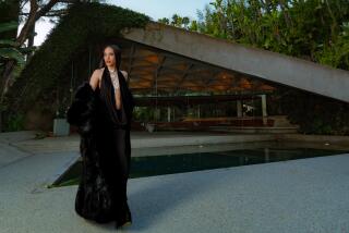 samantha shaw dress designer Dress designer samantha shaw hi-res stock photography and images