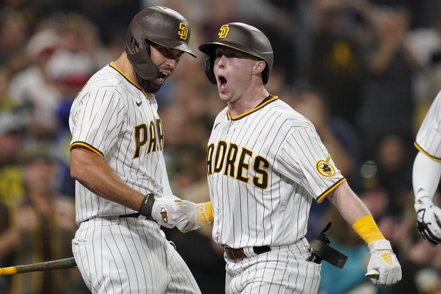 Wild pitch in 10th inning sends Padres past Phillies 4-3