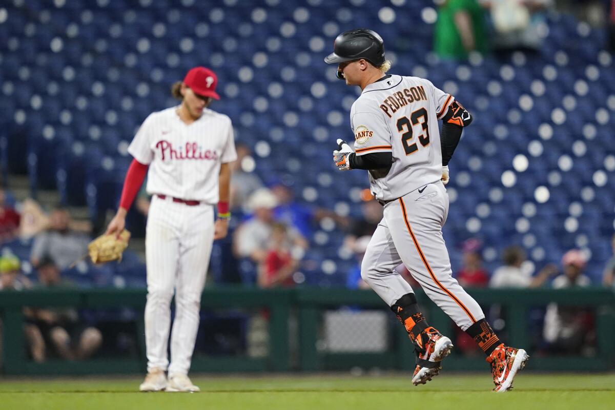 MLB Wild Card: Phillies lose to Giants on Wilmer Flores' walk-off