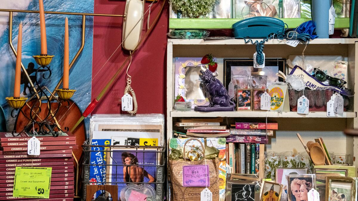 6 Gorgeous ways to make your collectibles look organized