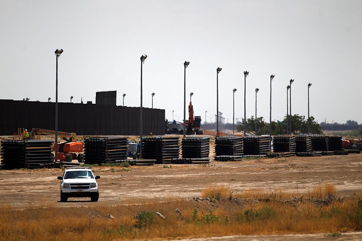 Vista de un bloque del muro fronterizo en la zona de Ysleta, hoy en Ciudad Juárez 