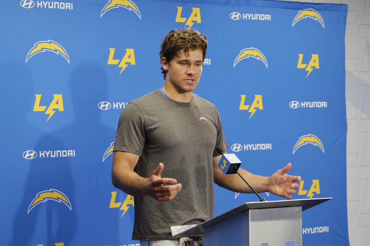 Justin Herbert says Chargers' new running philosophy a winner - Los Angeles  Times