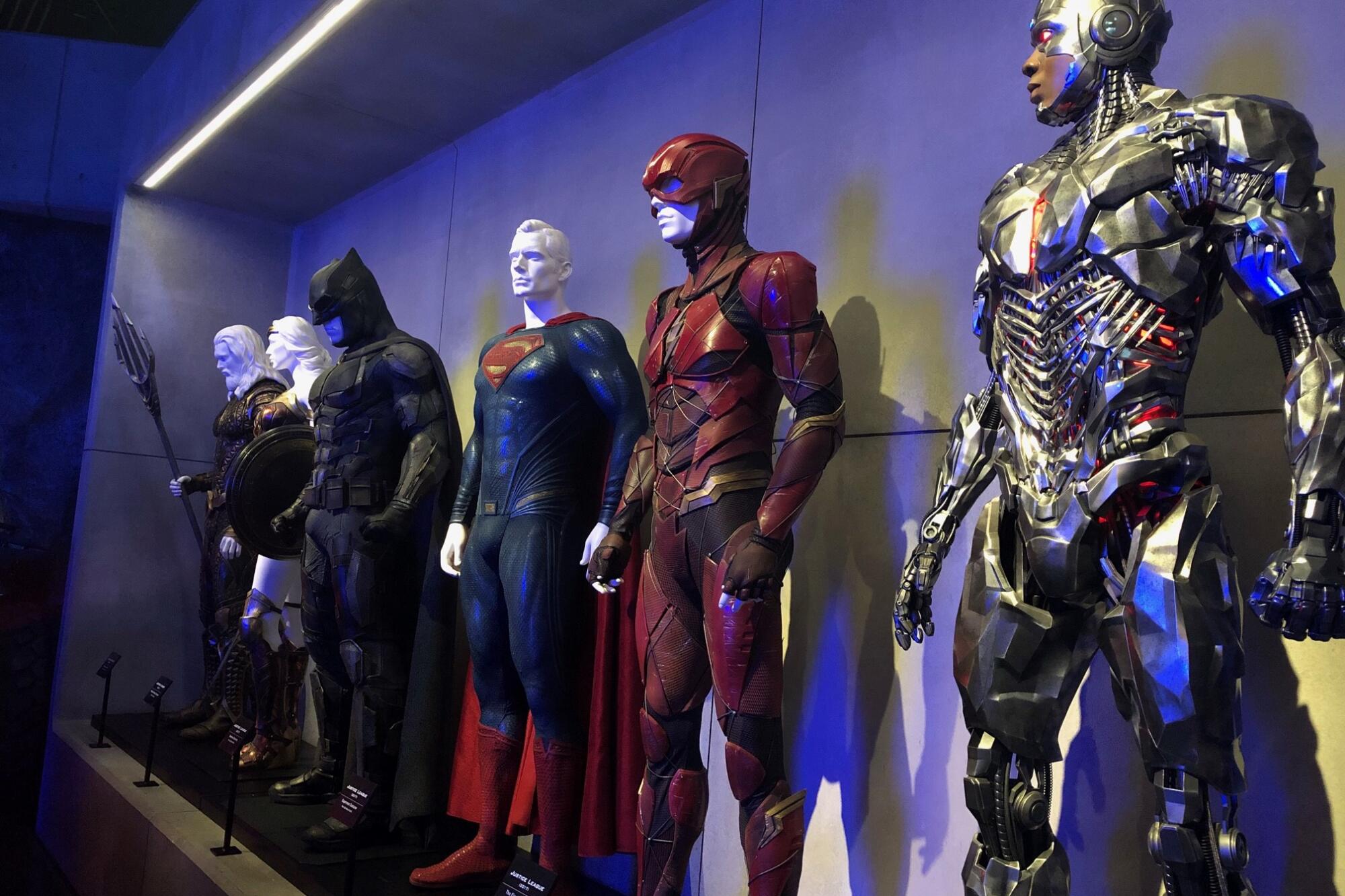 La exhibición de los superhéroes de DC son una gran atractivo para los amantes del género y los comics.