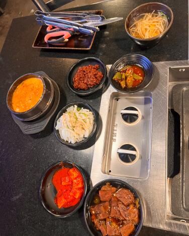 A selection of banchan from Yangmani.