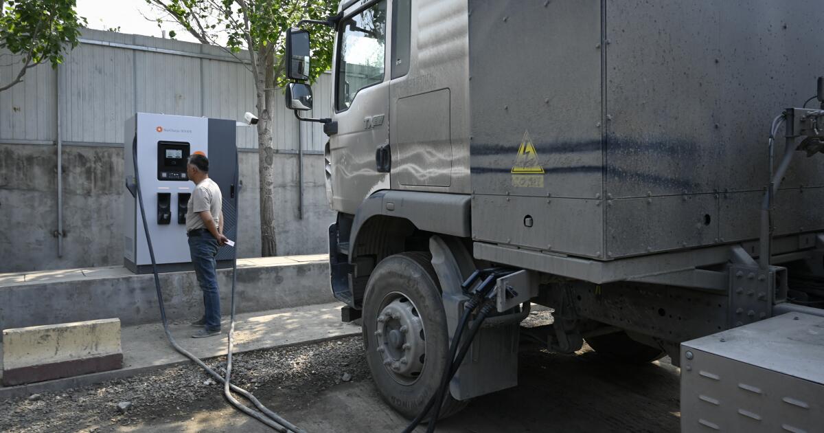 Why Chinese Truck Drivers Are Turning to Electric Vehicles Amid Skyrocketing Gas Prices Why Chinese Truck Drivers Are Turning to Electric Vehicles Amid Skyrocketing Gas Prices