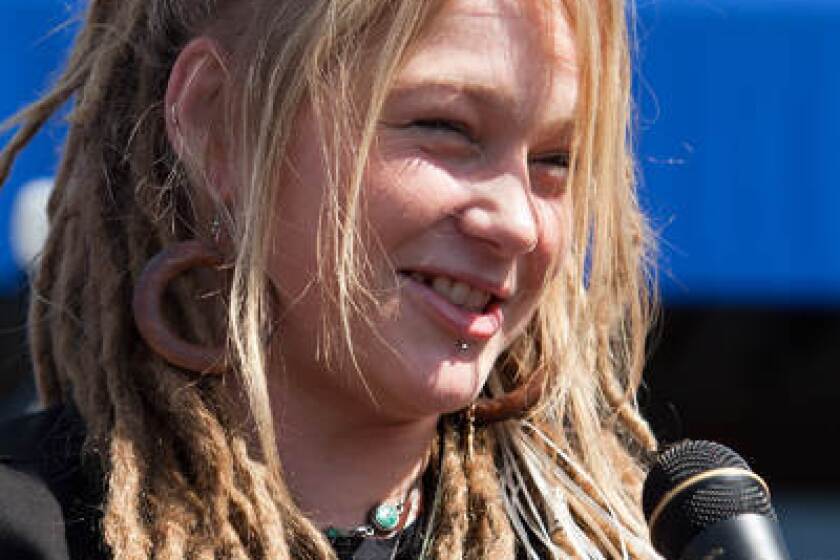 Crystal Bowersox visits the AT&T store during her 'American Idol' homecoming on May 14, 2010 in Toledo, Ohio.