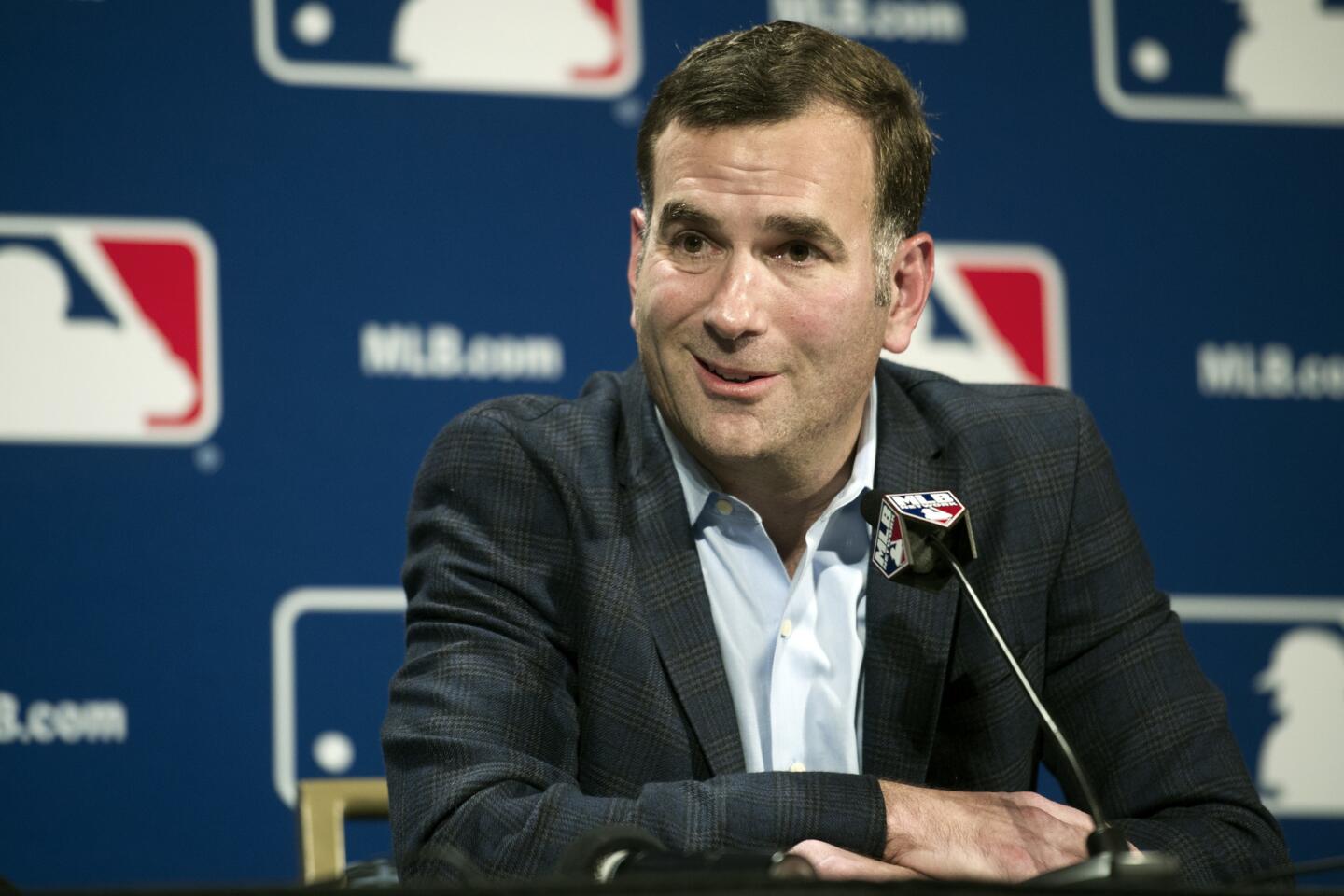 Rick Hahn, senior vice president/general manager >> Reports to Ken Williams