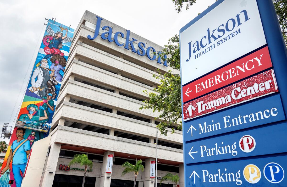 Los hospitales Jackson de Florida elevan a "alta" la amenaza de la covid-19