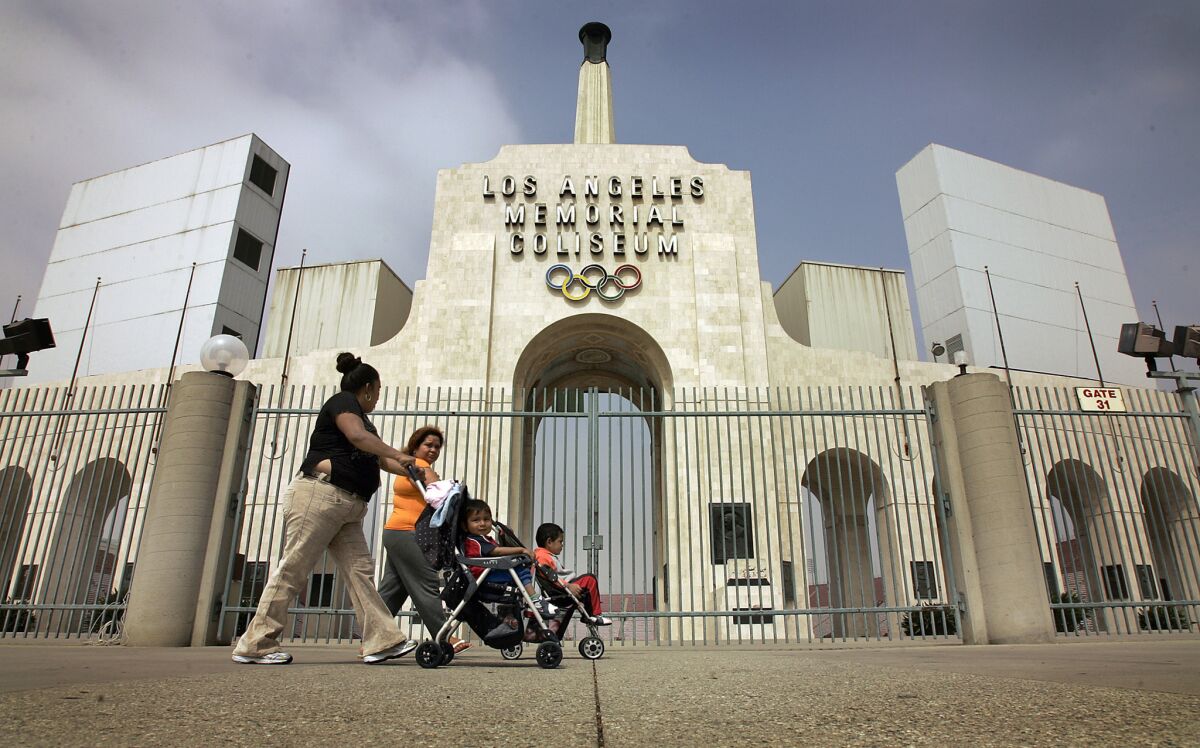 Memorial Coliseum officials will put in a bid with the NFL to become a temporary home to a team relocating to Los Angeles.