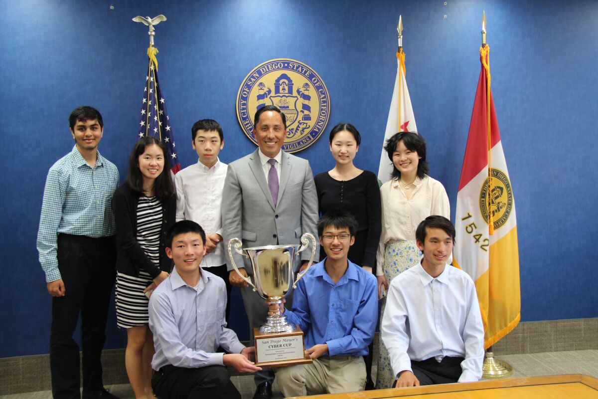The Canyon Crest Academy Cyber Cup team with San Diego Mayor Todd Gloria.