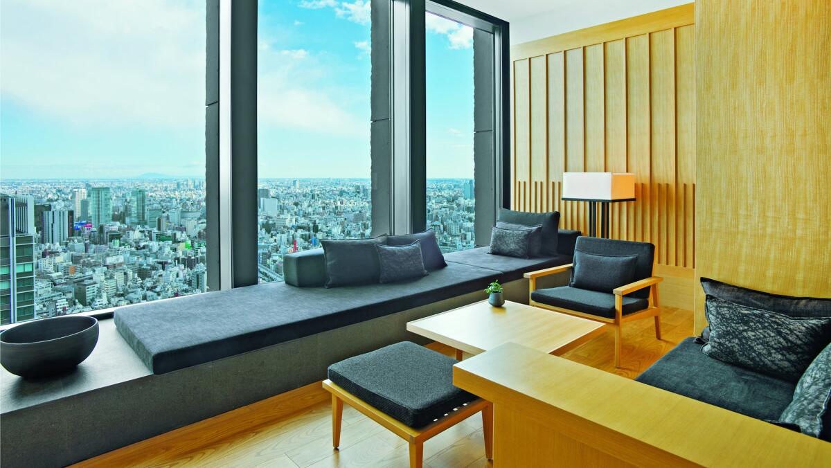 The Aman Tokyo tops the Robb Report's list of best hotels for 2015. The magazine praises its successful fusion of tradition and modernity.