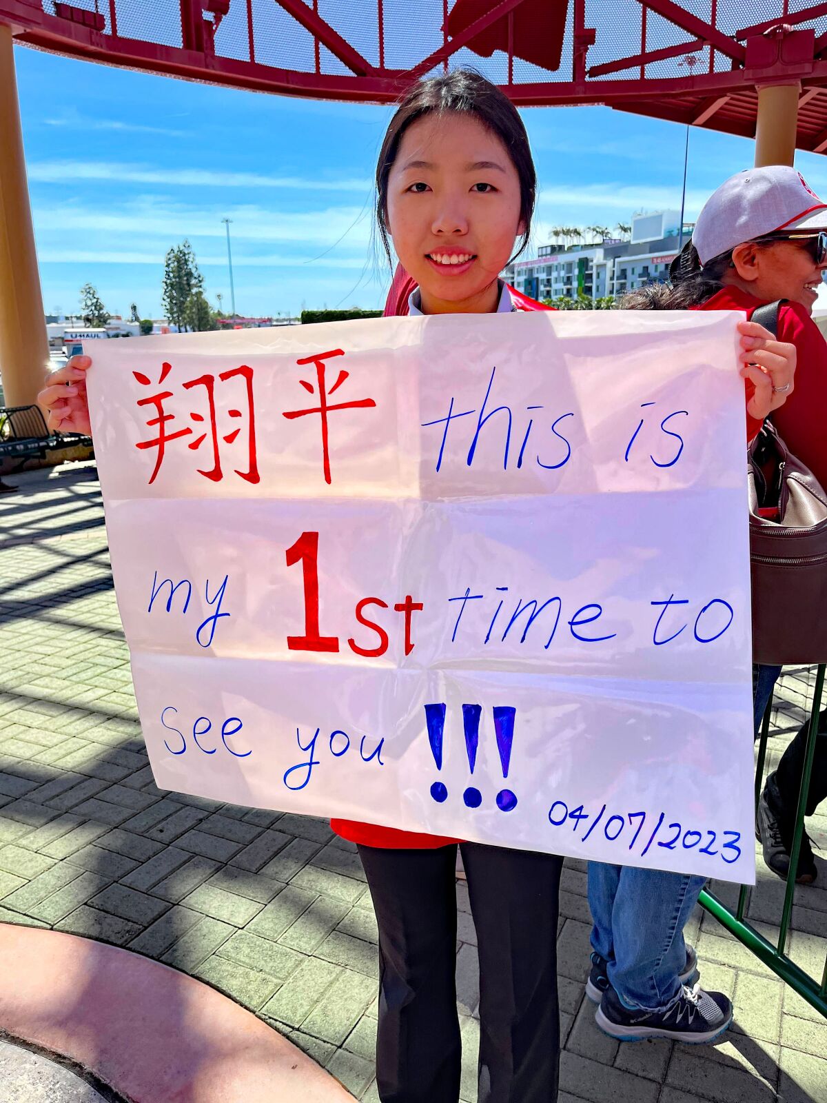 台湾出身の大谷翔平ファンのアンナ・リンがエンジェルススターを応援している。