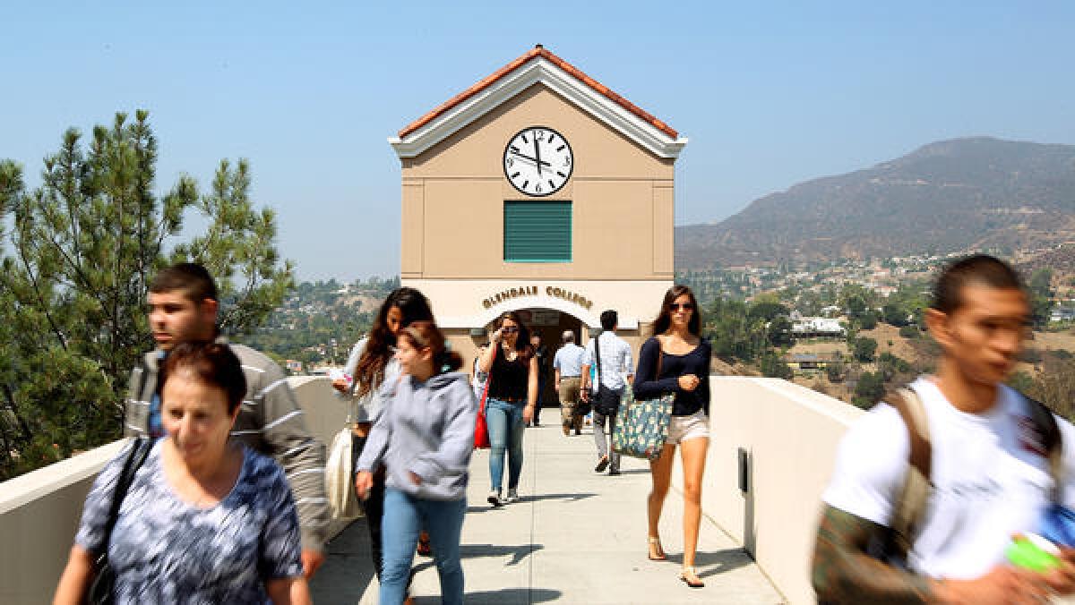 Students head to class at Glendale Community College.