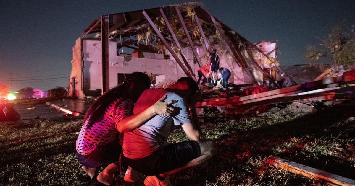Tornado rips through Dallas; 1 dead in Arkansas amid storms