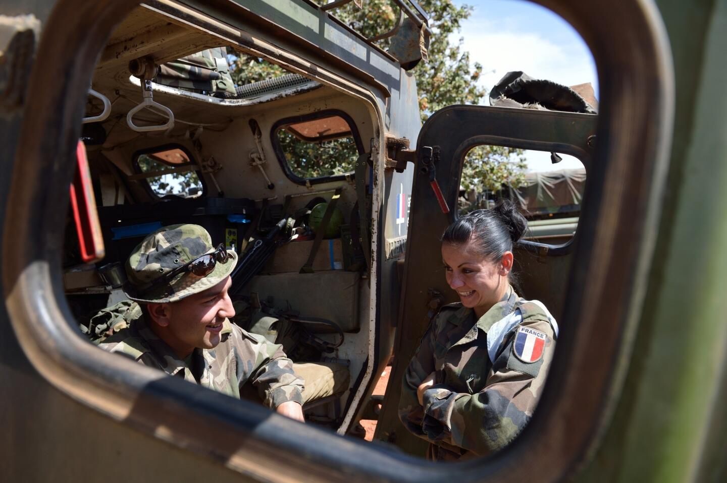 French troops await Mali deployment