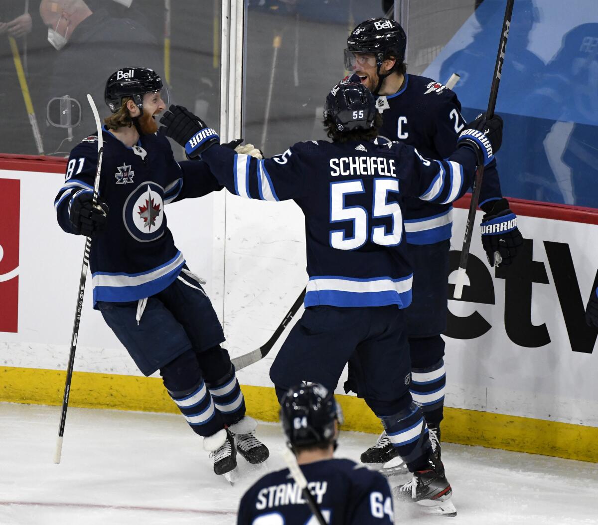 Wheeler helps Jets beat Canucks, clinch 3rd place in North - The San Diego  Union-Tribune