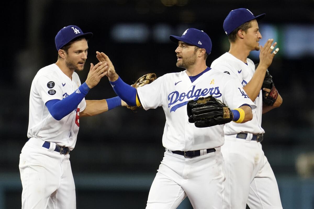 Corey Seager and Cody Bellinger of the Los Angeles Dodgers : r/baseball