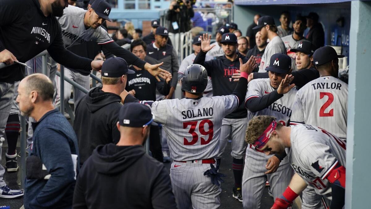 Ober, Farmer lead Twins to 5-1 victory over Kershaw, Dodgers - The San  Diego Union-Tribune