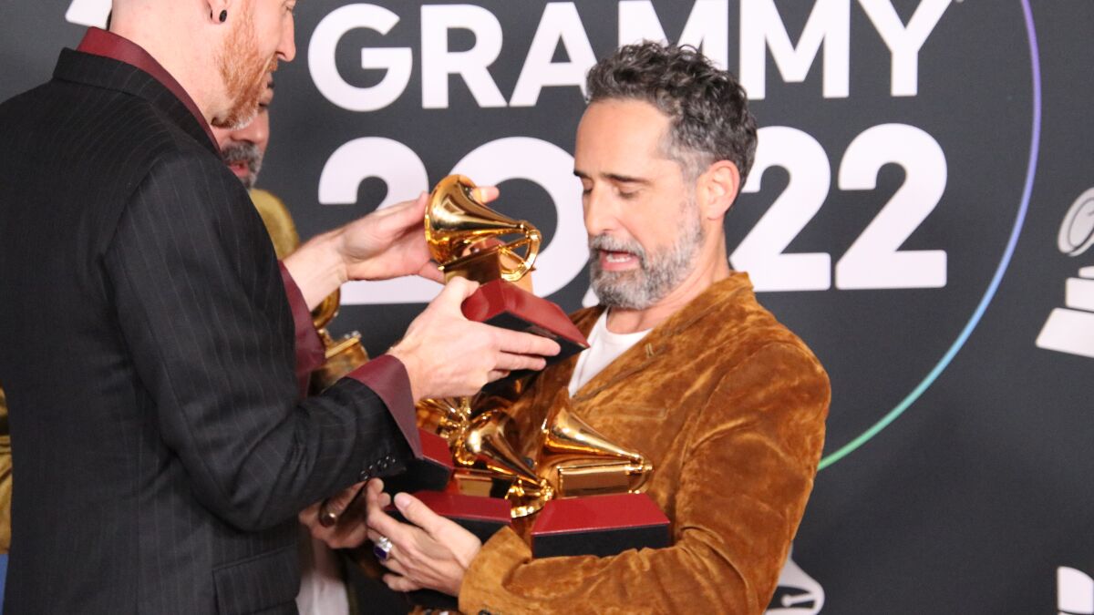 Jorge Drexler, máximo ganador del Latin Grammy, no deja de sorprenderse -  Los Angeles Times