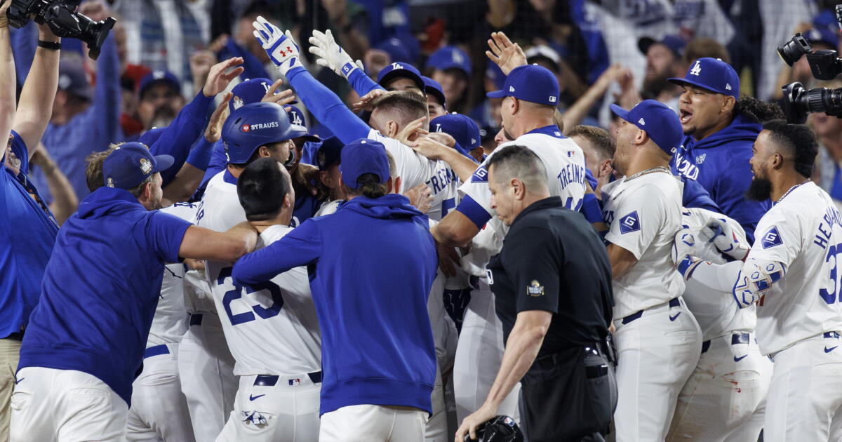 Freddie Freeman, Dodgers'ın 1. Dünya Serisi galibiyetinde Kirk Gibson rolünde