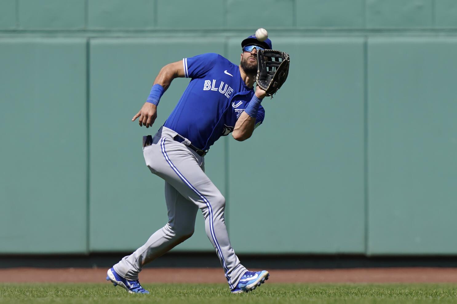 Toronto Blue Jays Place Gold Glove Outfielder Kevin Kiermaier on Injured  List - Fastball