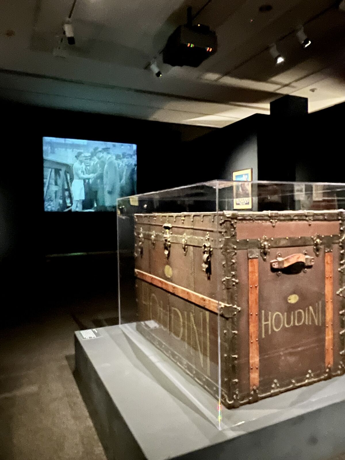 The Metamorphosis trunk used in Houdini's first act.