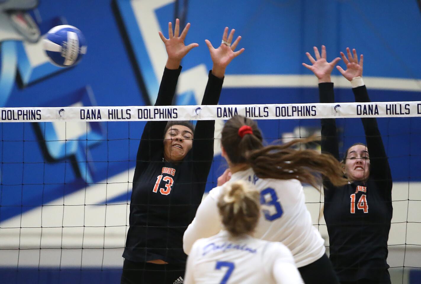Huntington Beach vs. Dana Hills in girls' volleyball