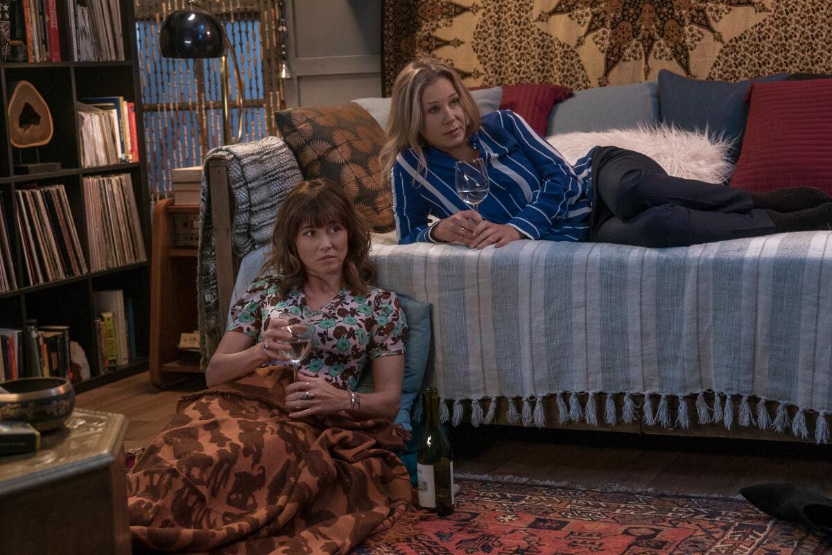 Linda Cardellini, left, and Christina Applegate in a scene from Netflix's "Dead To Me."