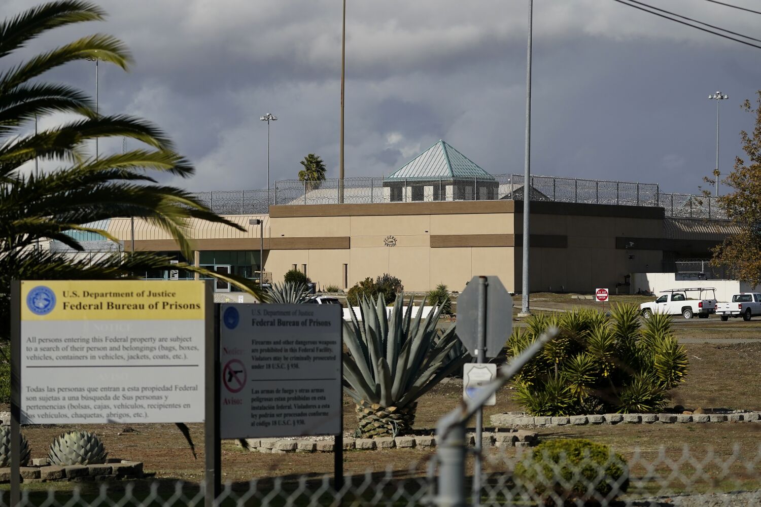Eski gardiyan California kadın hapishanesinde cinsel tacizle suçlandı