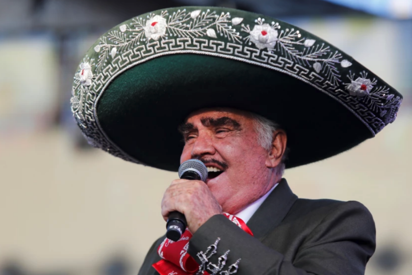 Vicente Fernández durante un concierto en la ciudad de Guadalajara, 