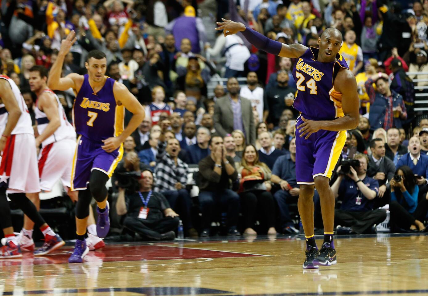 Kobe Bryant has 31 points in the Lakers' win over Wizards